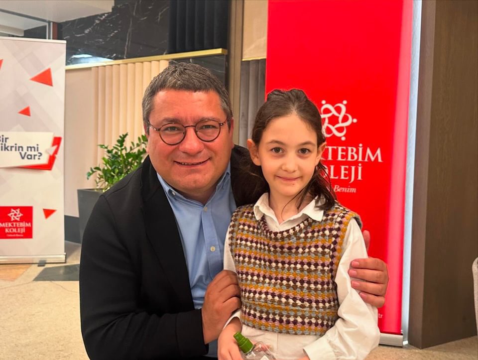 Türkiye’nin En Büyük Girişimcilik Yarışması “Bir Fikrin mi Var?” yarı finali renkli görüntülere sahne oldu. Londra’dan Şanlıurfa’ya kadar gelen 351 başvuru içinden finale kalan 24 proje birbirinden değerli jüri üyelerince değerlendirildi…