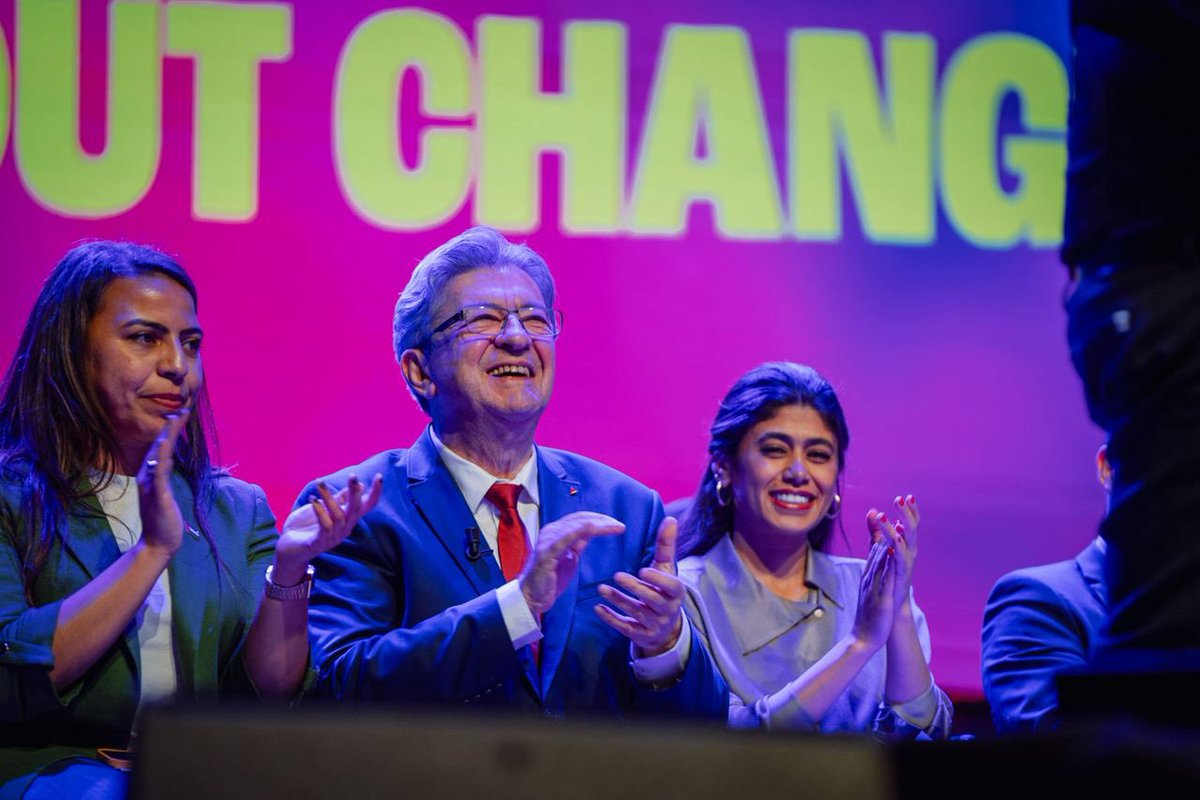 🔴 Un meeting de folie à Roubaix avec @JLMelenchon, @RimaHas, @GuiraudInd et @BENALIBrahim20 ce mercredi devant 1200 personnes ! 🔥 En tant que jeunes, nous ferons gagner l’#UnionPopulaire car nous exigeons la paix ! ✊Alors le 9 juin, on vote @ManonAubryFr ! #ContreLaCensure