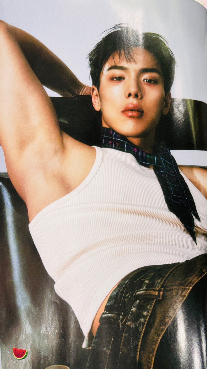 viraltakes's tweet photo. SHOWNU of MONSTA X looks amazing in new photoshoot for Singles magazine. https://t.co/stwlvqRh4R