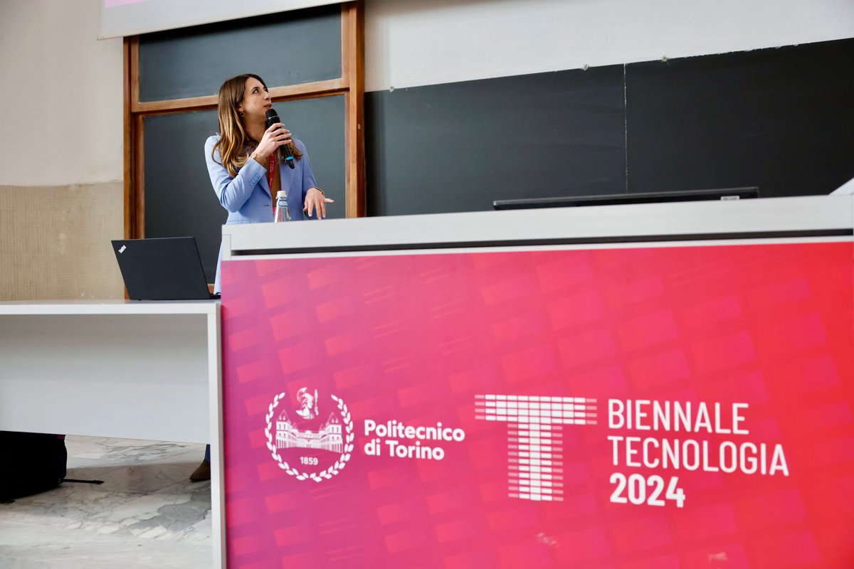 BiennaleTech's tweet image. “Abbiamo fatto un esperimento con ChatGPT chiedendogli di impersonare un consigliere della Banca D’Italia per comprendere i rischi e vantaggi dell’intelligenza artificiale nei campi dell’economia e della finanza.”
@carolinacamassa 
#BiennaleTech