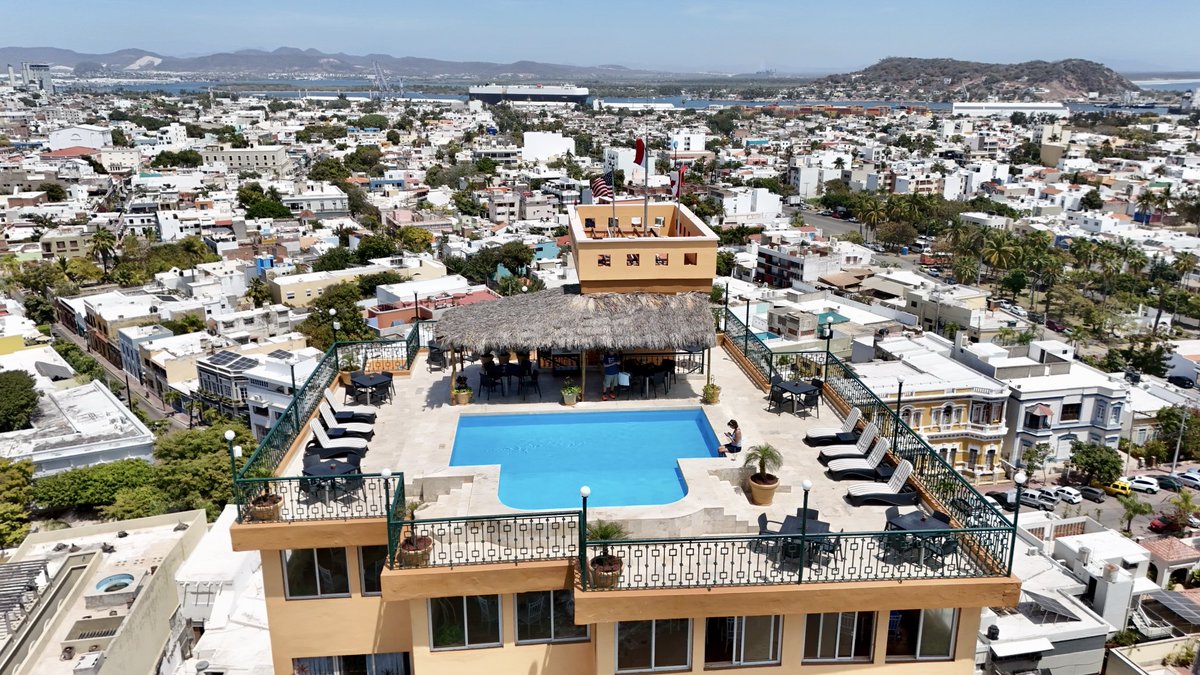 Drones_Maps's tweet photo. Hotel Posada Freeman - beachside rooftop pool #Mazatlan Sinaloa Mexico 2024 cc ⁦@ChicaMaps⁩ ⁦@fartsprklbarbie⁩ ⁦@Sam10k⁩ ⁦@LobergEric⁩ #Pacifico ⁦@jeffrey_ventre⁩ https://t.co/tU4JuKjXOU