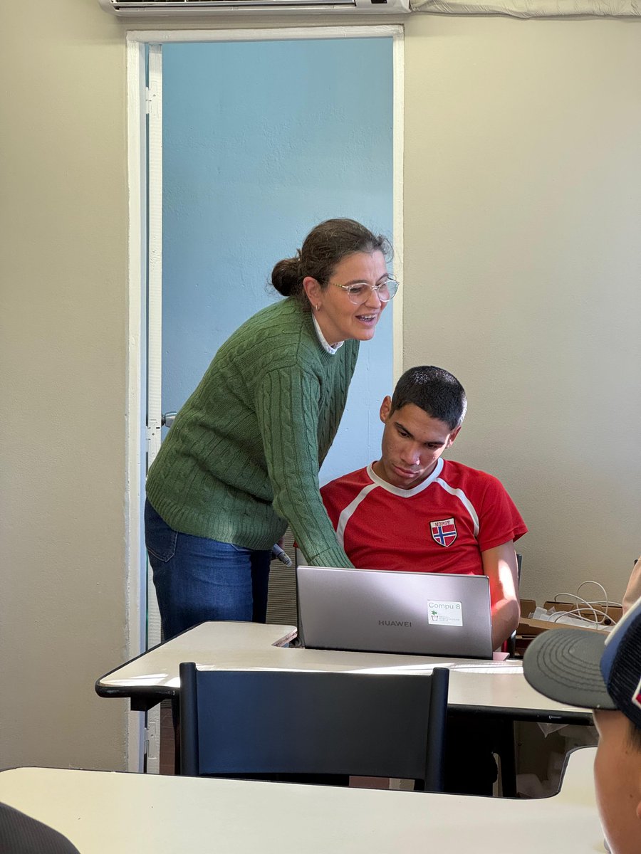 Biblioteca Nuestros Hijos tweet media