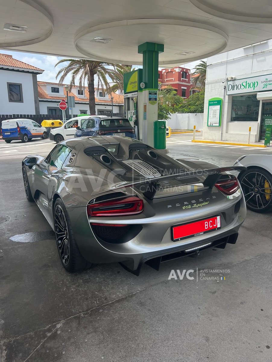 AVC_canarias's tweet photo. #Porsche918Sypder #GranCanaria https://t.co/zkSa6UF7Hl