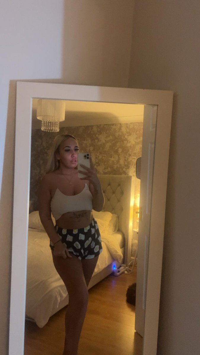 Who wants to Netflix and Chill with me?👀

onlyfans.com/isobelhart1/c15