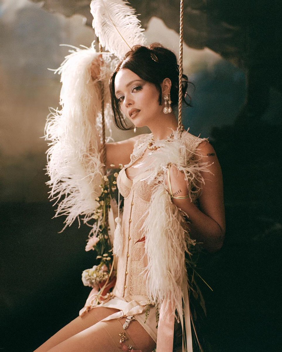 Mon Amour, Mercy  

Sweet voiced @charlotterosebenjamin is a classic beauty in our Mercy corset in the video for her new track 'French Resistance'.

Explore Mercy - agentprovocateur.store/4d3BuHU

#KnickersForever 
#AgentProvocateur