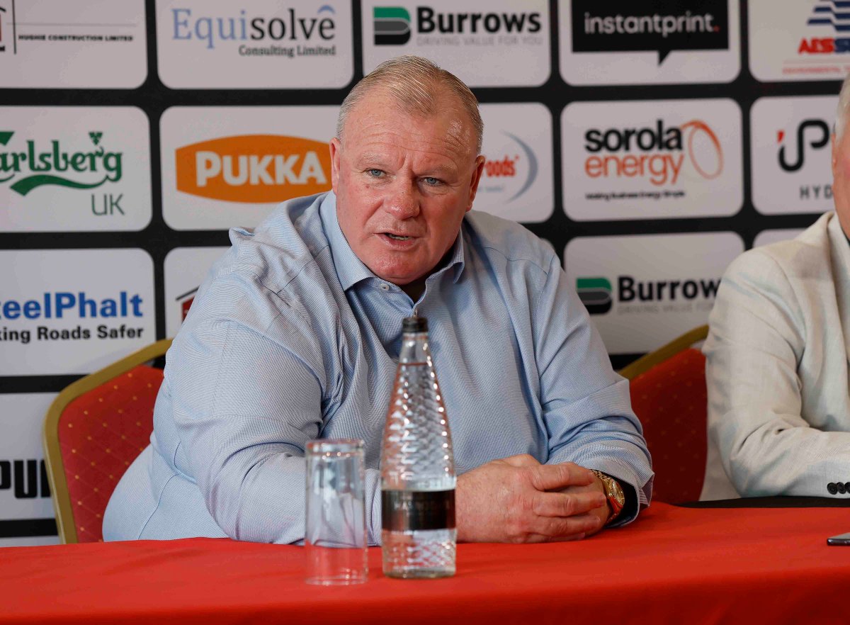 📸 | The Gaffer and Rayns meet the media! 🤝 #rufc | #ForeverTogetherForeverProud