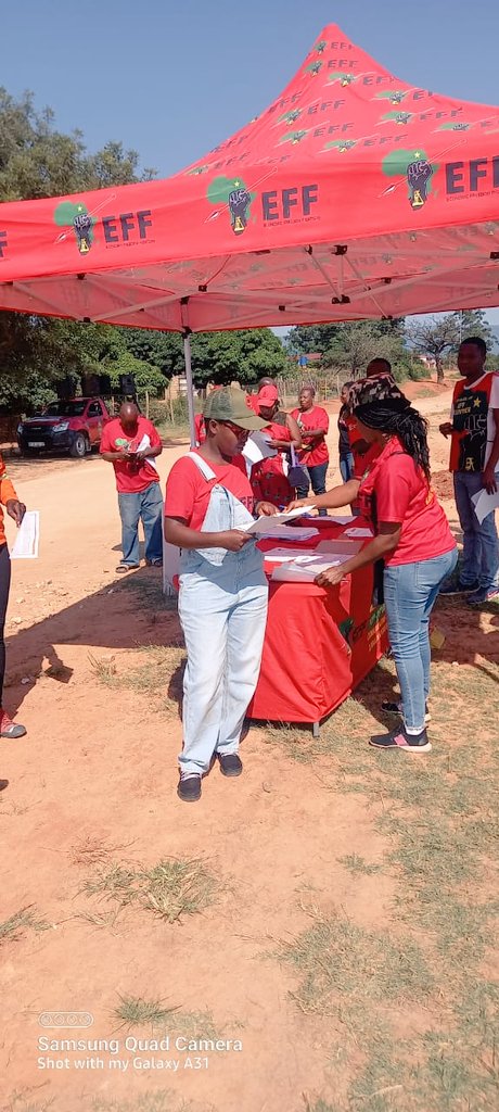 ♦️ DOOR-TO-DOOR ♦️ TG, and the PETF Convenor,  Cmsr @OmphileMaotwe, is leading a door-to-door campaign today in Bushbuckridge Ward 16, situated within the Bohlabela region. #VoteEFF29May