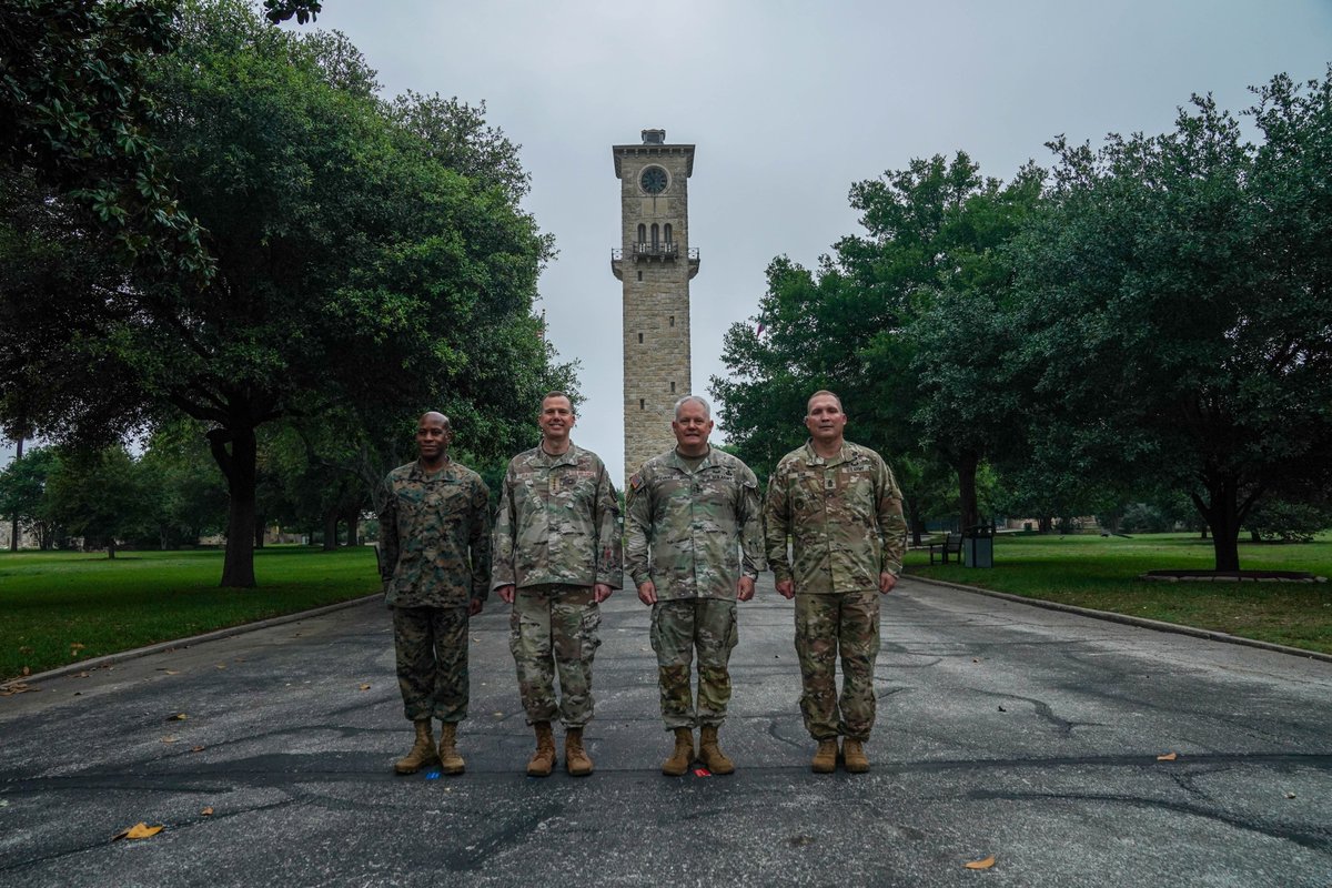 Gen. Gregory Guillot, commander, @NORADCommand and #USNORTHCOM, recognized @USArmyNorth personnel for outstanding performance @ ARNORTH HQ in San Antonio, Texas, Apr. 9, 2024. Gen. Guillot also discussed the operating environment & mission readiness w/ leaders. #HomelandDefense