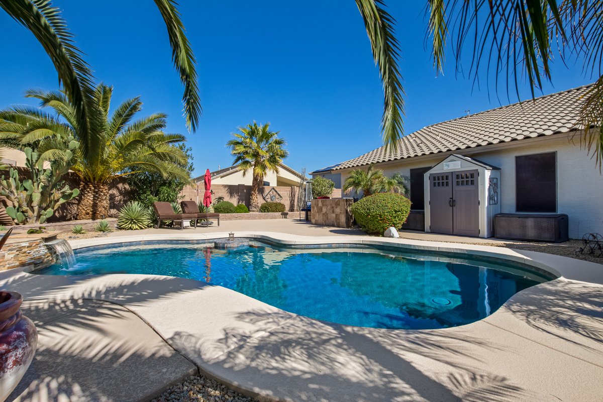 A new listing by Laurie Lavine of Arizona Premier Realty Homes & Land LLC. This is the home that we have lived in for the last 15 years...a slice of desert paradise that is now FOR SALE. Check out the MLS listing:
flexmls.com/cgi-bin/mainme…
#phoenixrealestate #lavineteamlistings