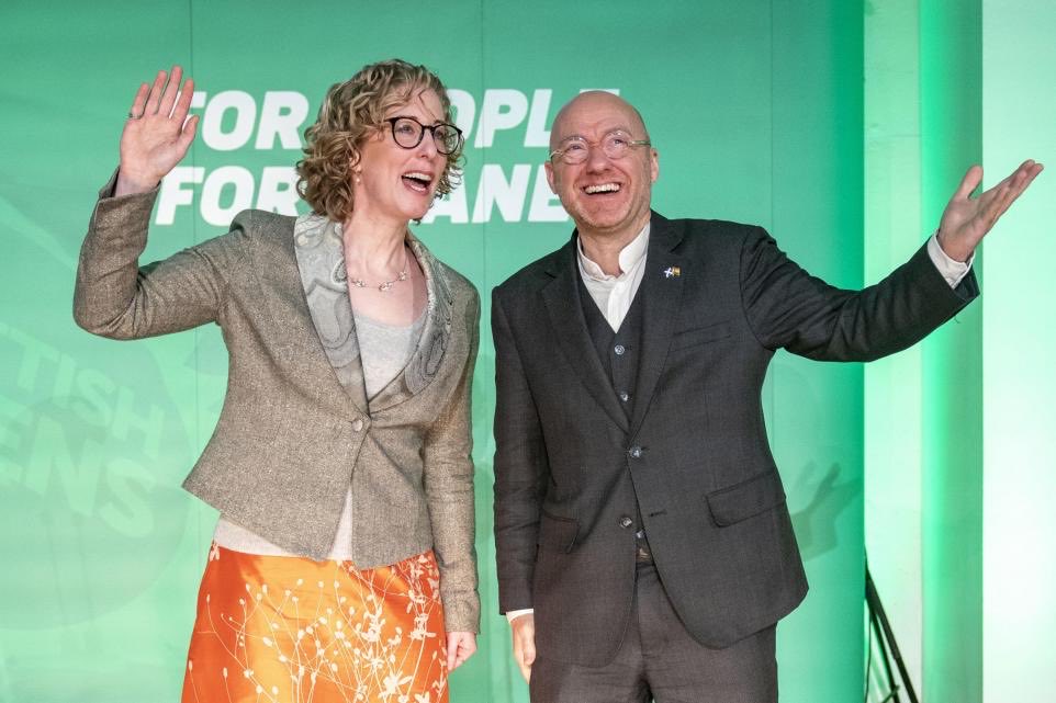 The Scottish Greens had one job to do in government: protect the environment. They’ve failed. The sight of the Scottish government ditching its key carbon targets insults anyone who cares about the climate crisis. Patrick Harvie and Lorna Slater should go heraldscotland.com/politics/viewp…