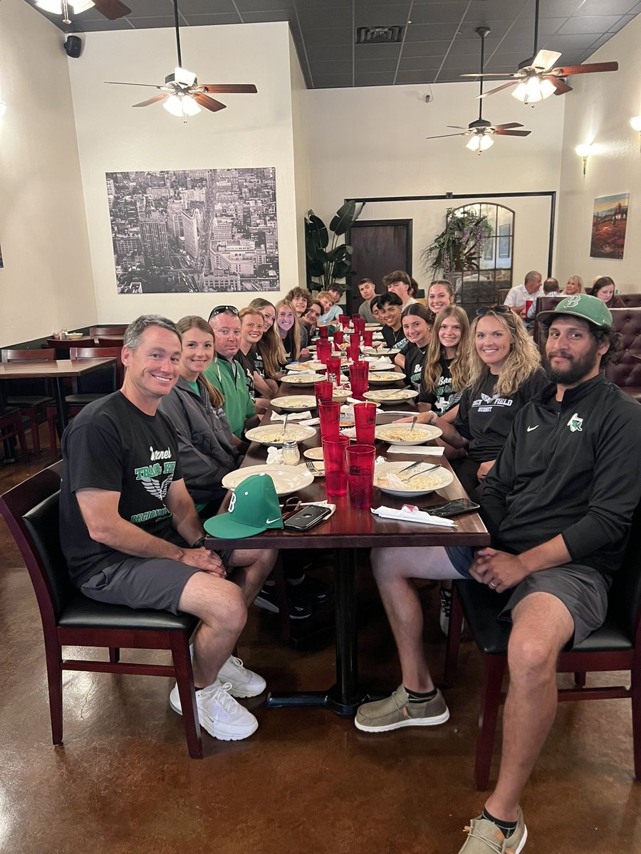 Burnetgirlstrac's tweet photo. Full bellies last night, ready to compete today‼️ Let’s Go‼️💪🏼💚💚💚#regionals #roadtostate https://t.co/05z6xdMab6