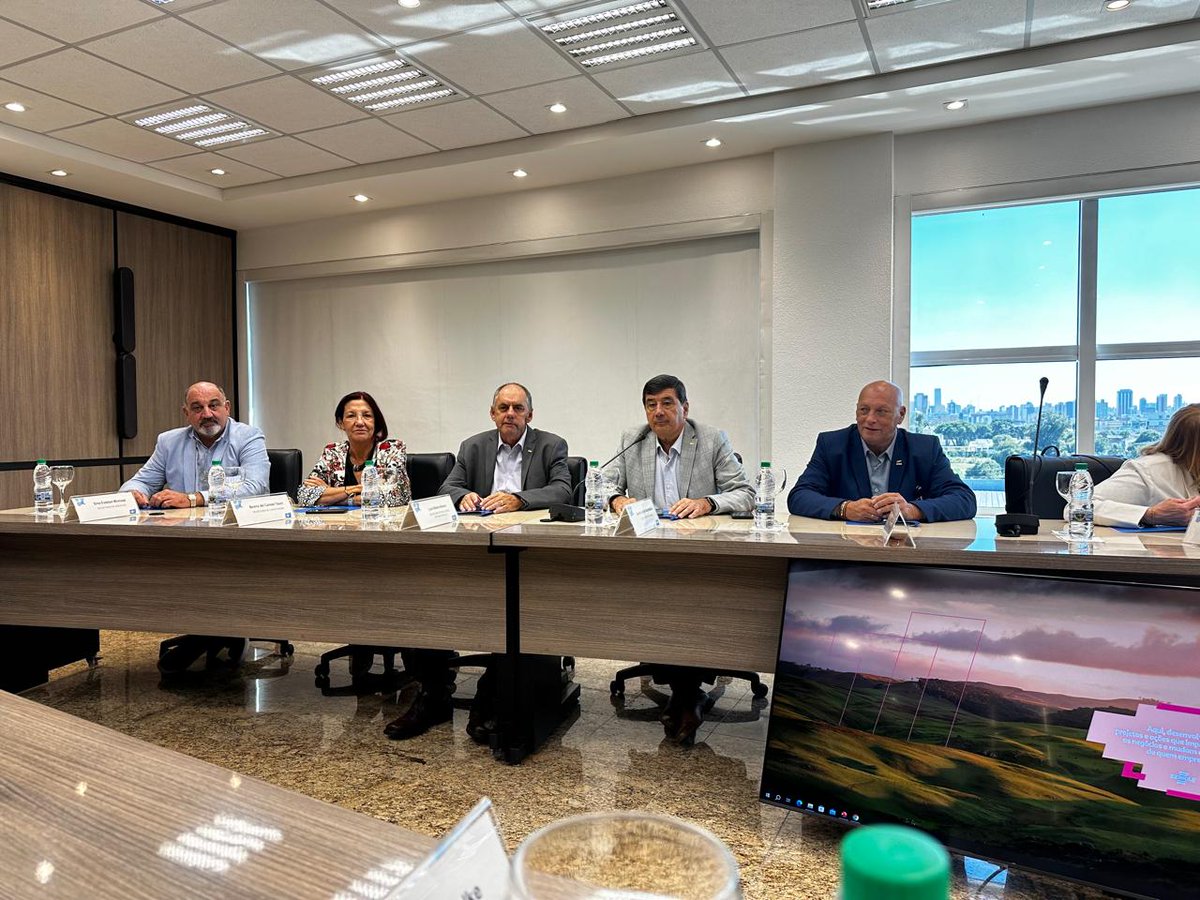 Intercambio y presentación del SEBRAE, <a href="/redcame/">CAME</a> como única representante de las Pymes AR sumando experiencias, mucho  trabajo de esta nuestra gran Institución. estamos para potenciar nuestras pymes , generando esperanzas y desarrollo. <a href="/AlfredoGZChaco/">Alfredo González</a> @ricardodiab <a href="/CEMISIONES/">CEM</a>