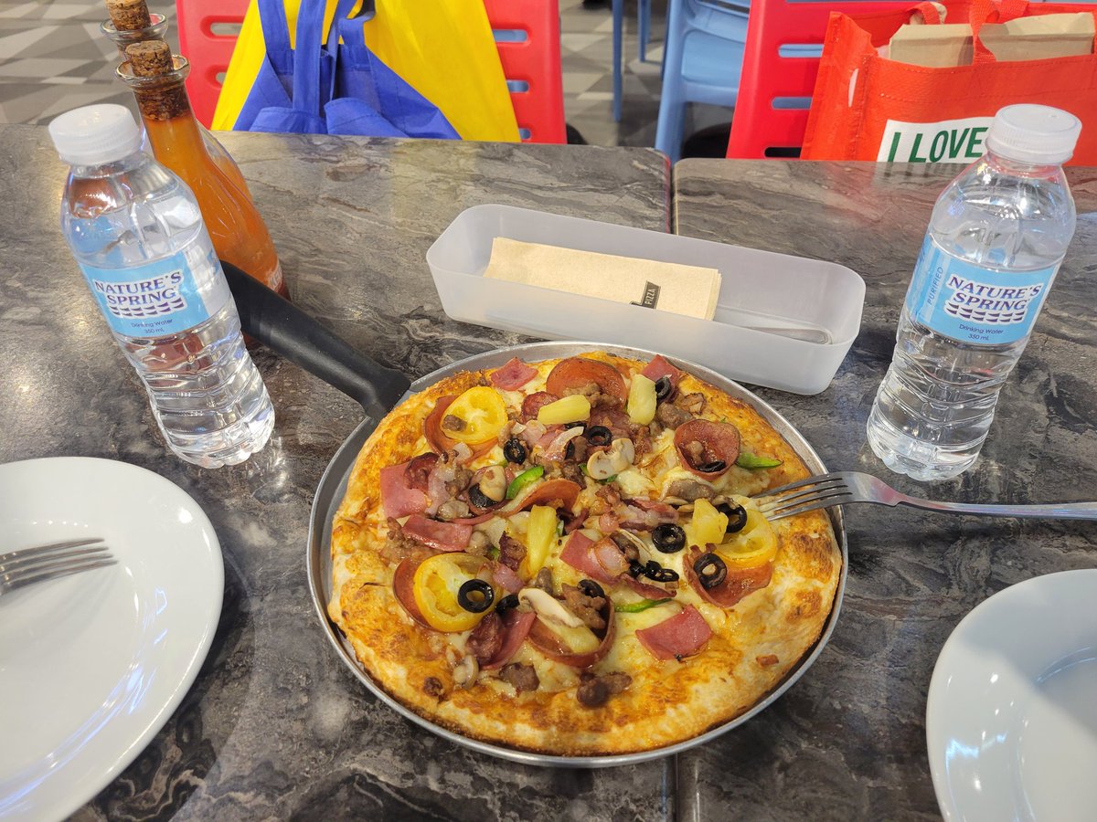 CHAster33097's tweet photo. @offclASTRO Eating with my brother!😋 Let's be happy and healthy #JINJIN!💜 https://t.co/v7gI8DNesN