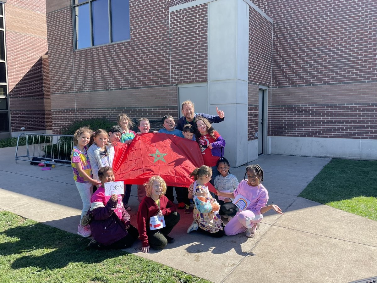 Mrs. Pilipow and Mr. Freymiller’s students took part in a “Marathon des Sables” at recess today!  What fun!