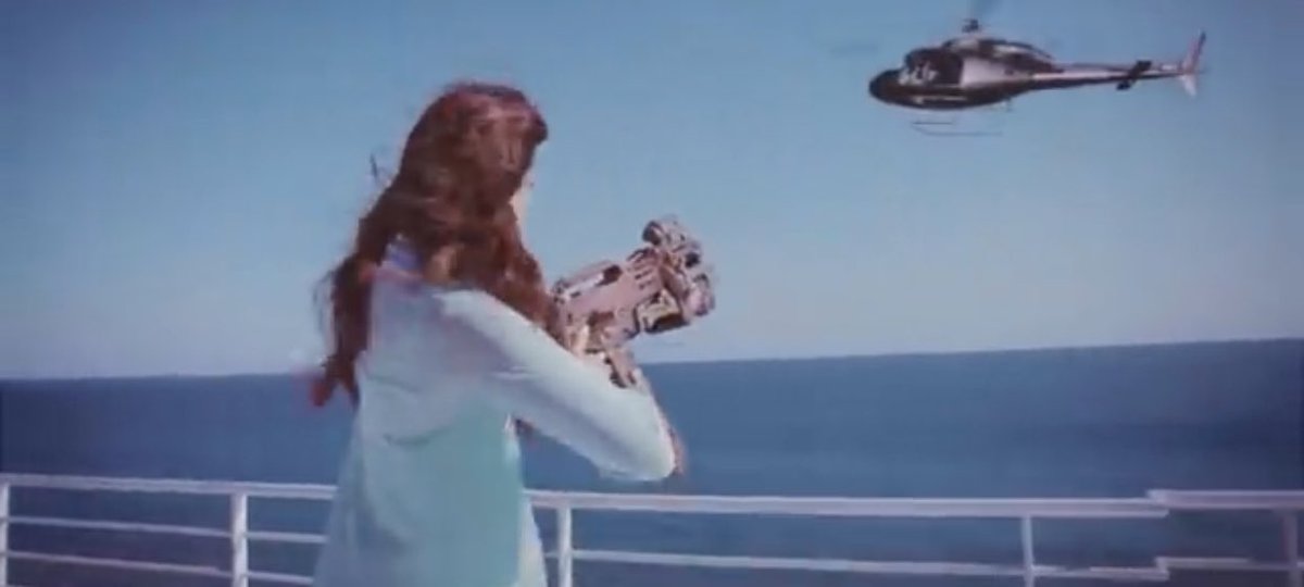 notgwendalupe's tweet photo. high by the beach by lana del rey (2015) https://t.co/oRUSYlrODu