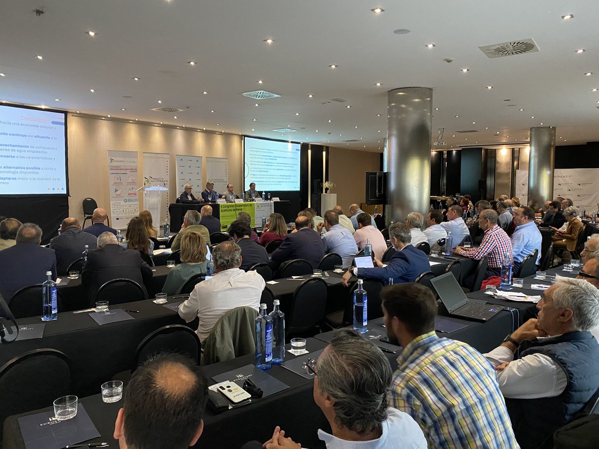 h2olivetree's tweet photo. 𝐏𝐑𝐎𝐘𝐄𝐂𝐓𝐎 𝐇𝟐𝐎𝐋𝐈𝐕𝐄𝐓𝐑𝐄

Este viernes, el Proyecto H2olivetree asistía en Cordoba al 𝐼𝐼 𝐶𝑂𝑁𝐺𝑅𝐸𝑆𝑂 𝐶𝑂𝑂𝑃𝐸𝑅𝐴𝑇𝐼𝑉𝑂 𝐷𝐸 𝐴𝐶𝐸𝐼𝑇𝑈𝑁𝐴 𝐷𝐸 𝑀𝐸𝑆𝐴 organizado por cooperativas agroalimentarias. https://t.co/ni9DQHx1yp