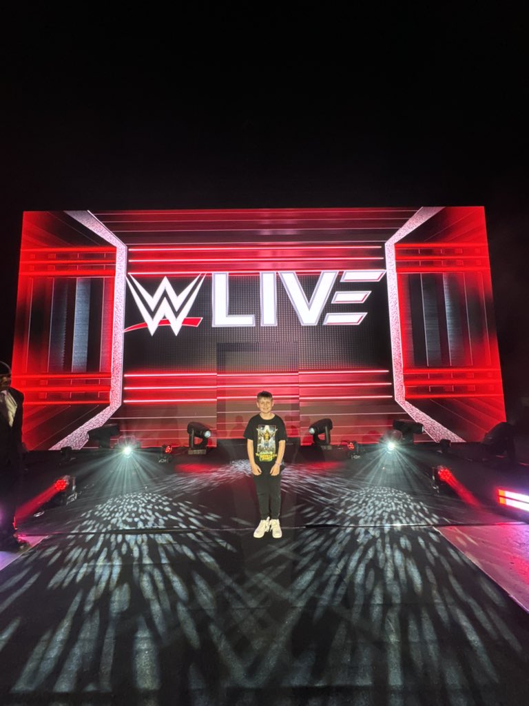 #WWELondon