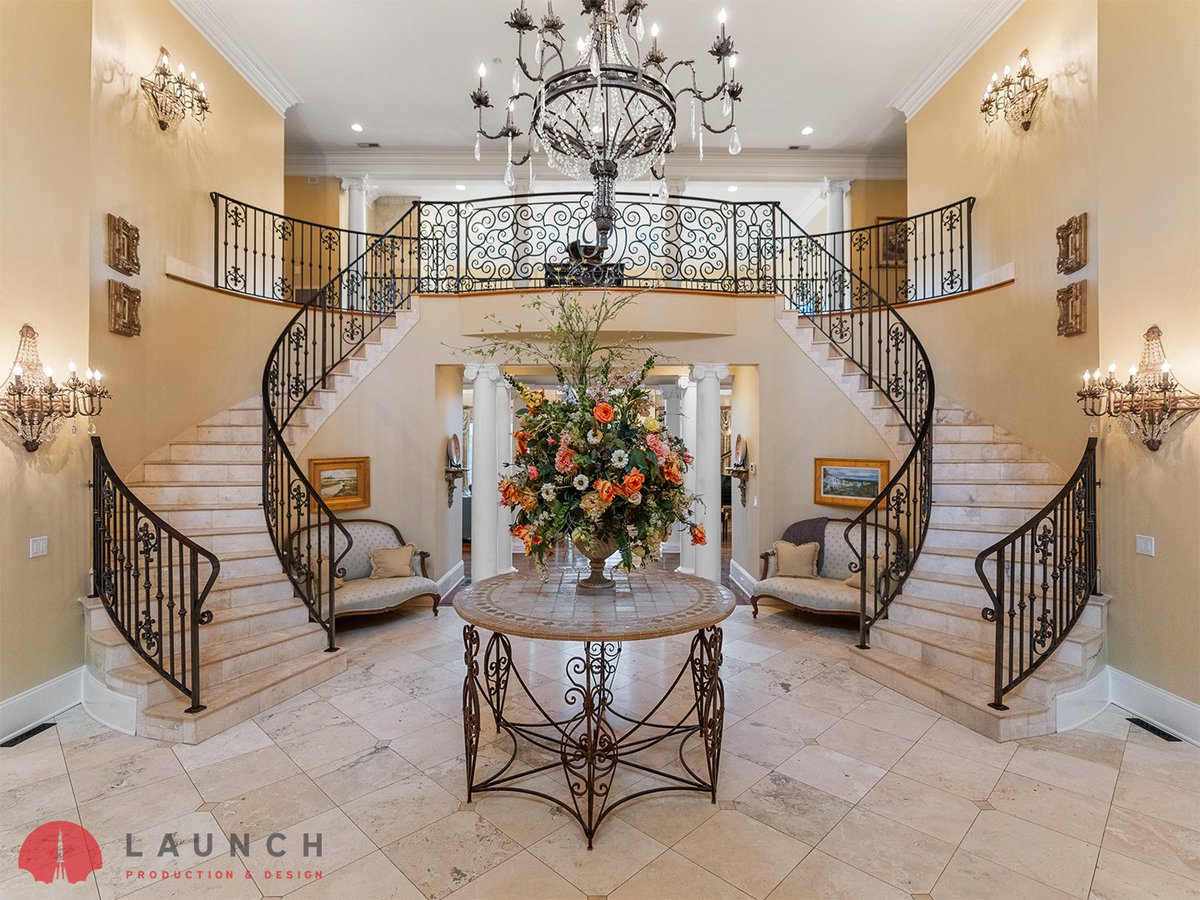 LaunchP_A_D's tweet image. Cannot stop stair-ing at these stairs! 😍 Professional photos can make all the difference in getting your listing noticed and driving engagement!

Book your shoot with us today! launchhsv.com/book-now/

#realestatephotography #realestatephotographer #LaunchProductionAndDesign