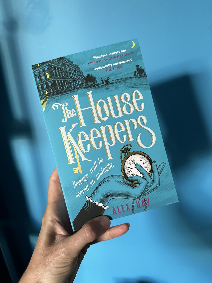 Thank you @Bookywookydooda for sending me this stunning paperback of #TheHousekeepers by @AlexHayBooks which matches my dining room walls perfectly! 🩵 It’s out on 30 April from @headlinepg. More details & order here: uk.bookshop.org/a/10770/978147…