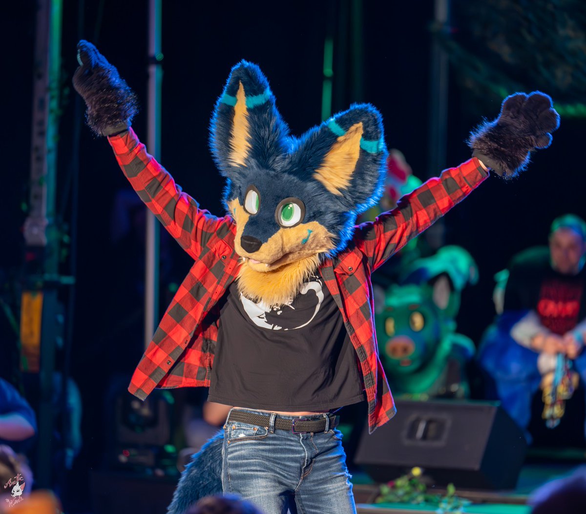 YES! WE MADE IT TO #FursuitFriday 
AND I ACTUALLY HAVE A PIC TO POST WOOOO
From MCFC 2024 dance comp :3

📷 - @/LeonHusker 
🪡- @/firedog_fursuit