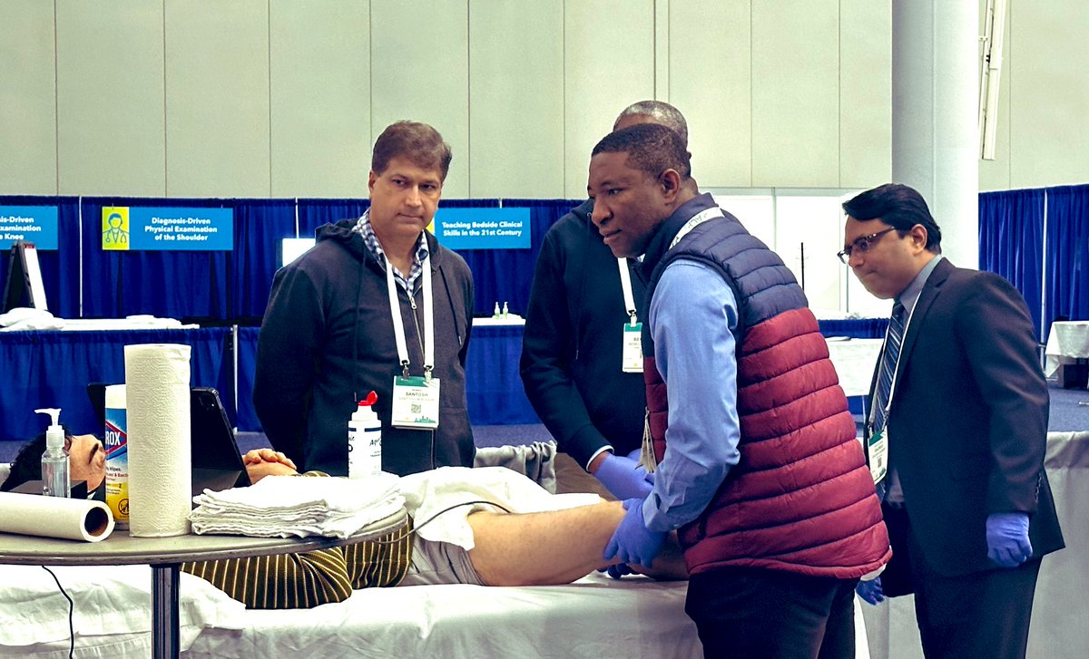 #SVMer’s are EVERYWHERE! Amazing #DVT #POCUS sessions led by few of our #SVM members at #ACP @ACPIMPhysicians #IM2024 #IMProud #internalmedicine #bedside #ultrasound @SyedahsanMD @GParmar_MD @ccfvascmed