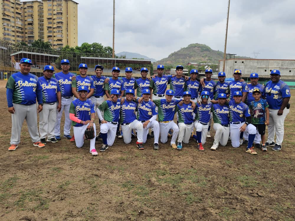 chuchu_flores's tweet photo. Selección juvenil de Béisbol del #EstadoBolivar sin recursos para el Hospedaje de todos los Atletas en Charallave #Miranda., y con todo y está Adversidad ya le Ganaron el primer juego a #Anzoategui. Tamaña irresponsabilidad del Gobernador #AngelMarcano y del director de #Idebol.. https://t.co/VhA5whnK58