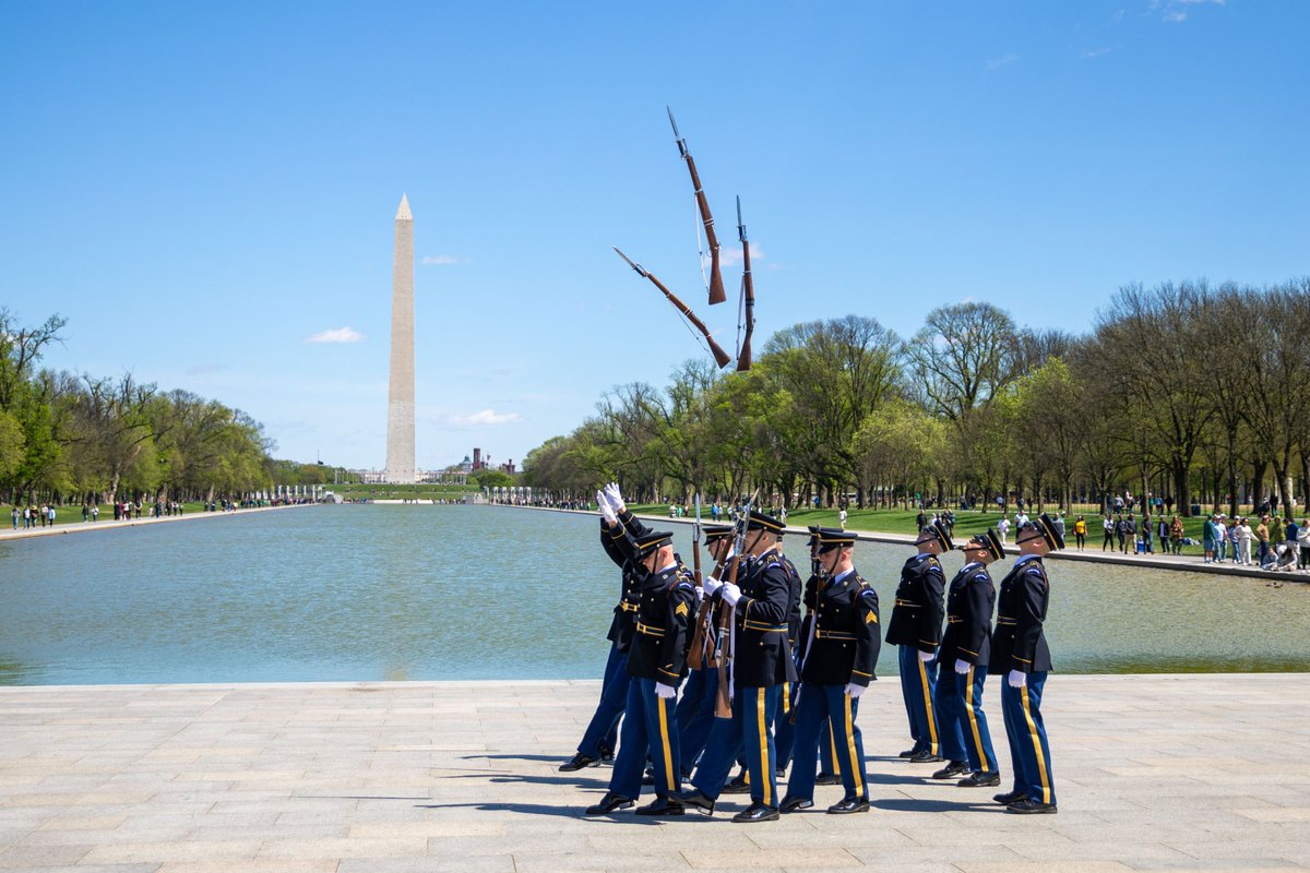 Last week, the #OldGuard's U.S. Army Drill Team competed in the 2024 Joint Service Drill Exhibition, showcasing their craft in front of the Lincoln Memorial. Multiple Armed Forces branches competed in the event, with the USADT placing second. (@usarmy 📸 by Sgt. Ethan Scofield)