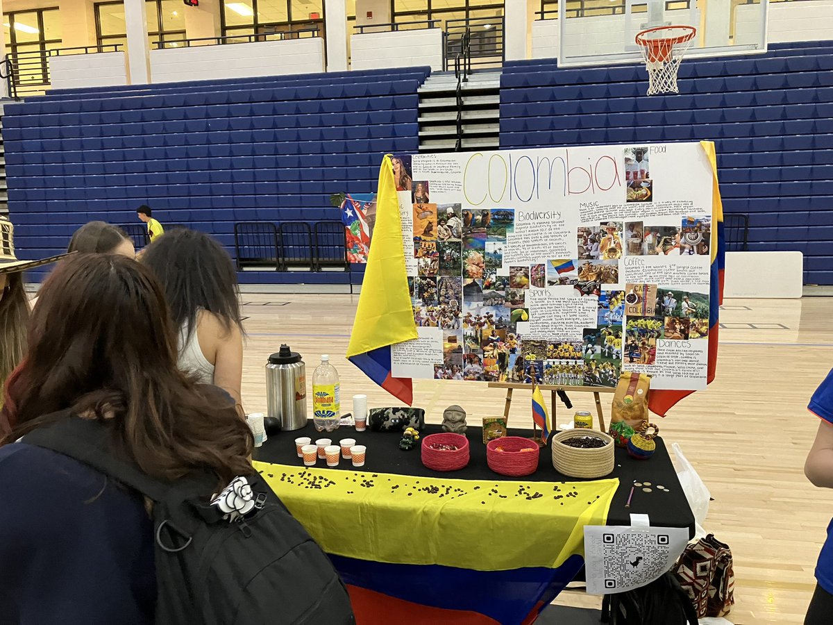 The Cultural Fair @RiverRidgeHS is wonderful. Thanks to the staff for their hard work and the great students who were teaching about their cultural backgrounds and giving out delicious food! Bring your appetite. 😀@CherokeeSchools @MED_MEDavis @DrDebraMurdock