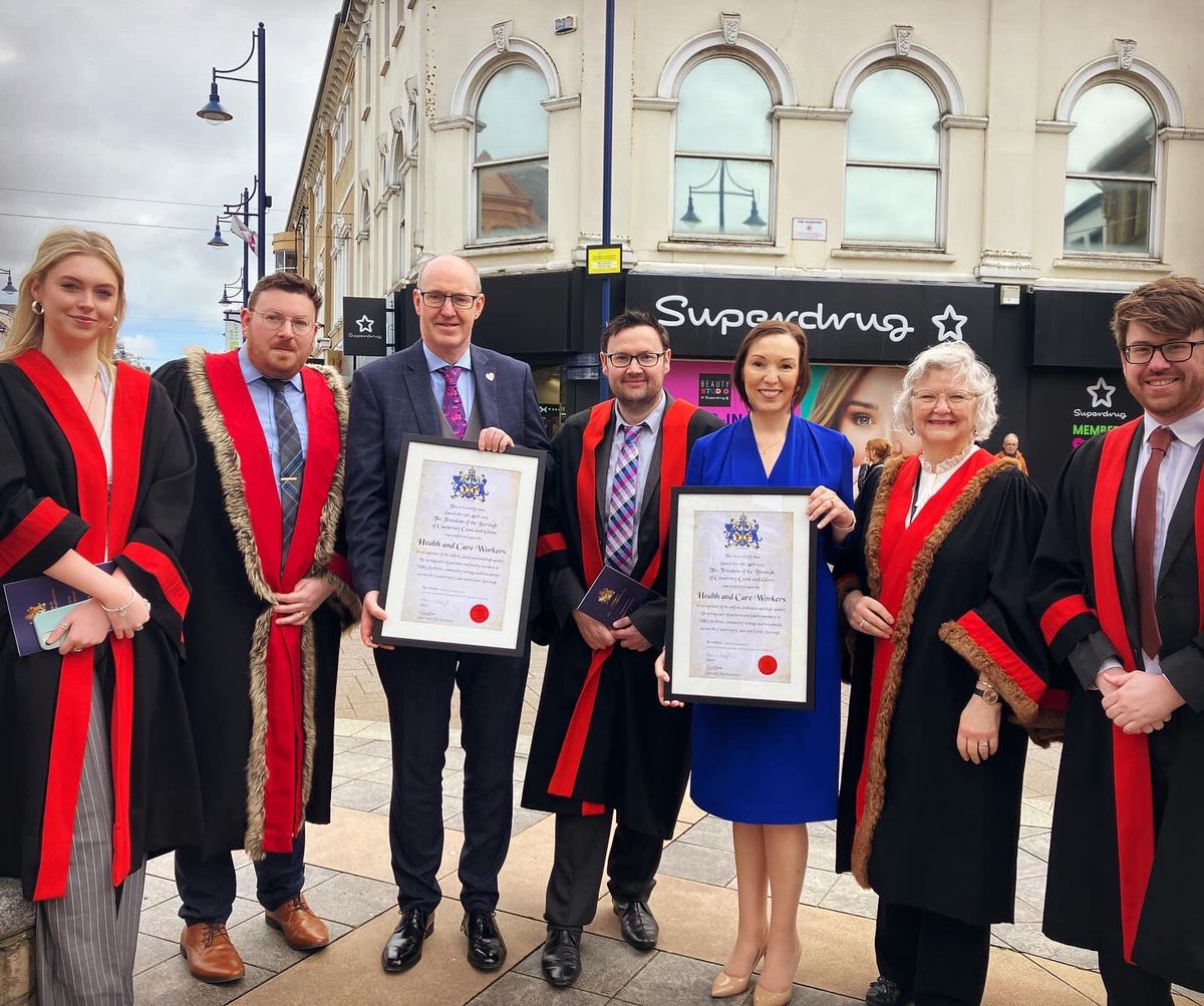 🌟 FREEDOM OF THE BOROUGH 🌟 What an incredibly moving and poignant morning, joining with councillors to bestow the Freedom of the Borough of Causeway Coast and Glens on #health and social care workers. Thank you to you for all you do for us 💙 @NHSCTrust @WesternHSCTrust