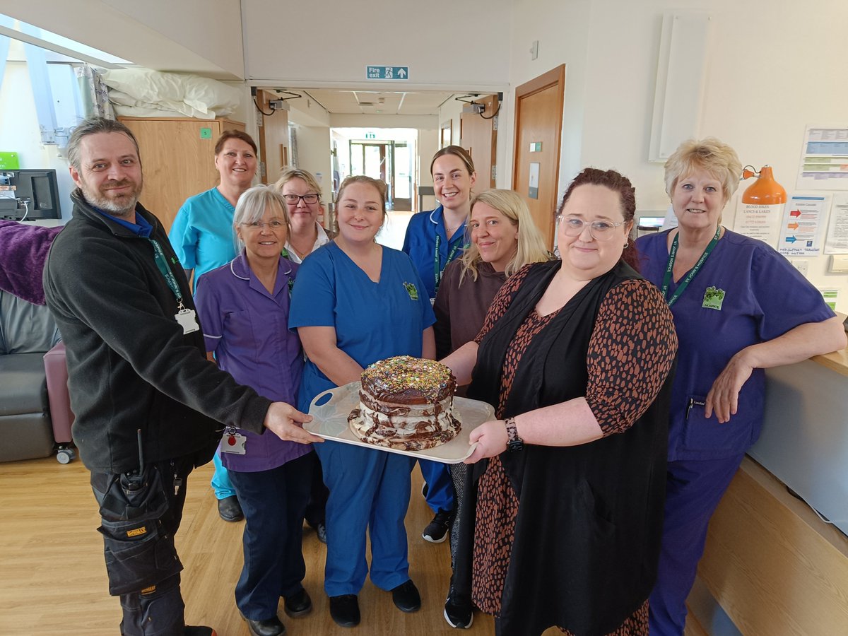 A big thank you to Annie, one of out long-time supporters who delivered an amazing (and huge!) cake to say thank you to the Hospice team for their care of someone special to her, who has been staying on the ward 💚 Find out about our Inpatient Ward on our: sjhospice.org.uk/inpatient-ward