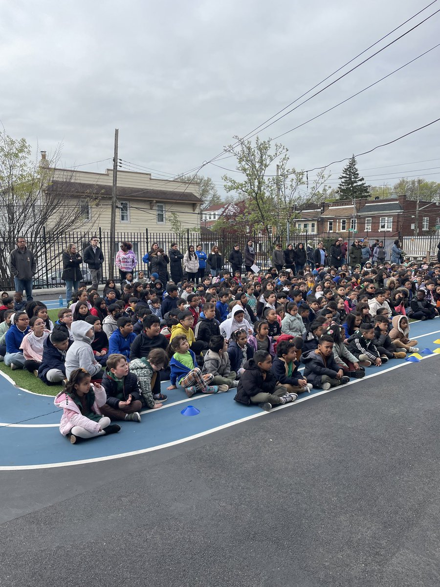 Thank you @Lynn4NYC for celebrating Arbor Day with our @PS66JKO #community! You made the event extra special! 
@desarioh @D27NYC @NYCSchools @MrsPanettaPS66 #ArborDay2024 
#plantatree