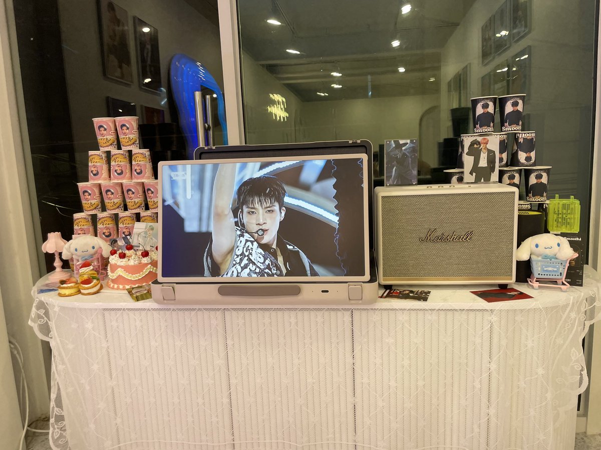 60dbfl60's tweet photo. 카페 내부사진 공개합니다 ☺️

#딸기_블랙_스무디 https://t.co/PykVsEWpmG