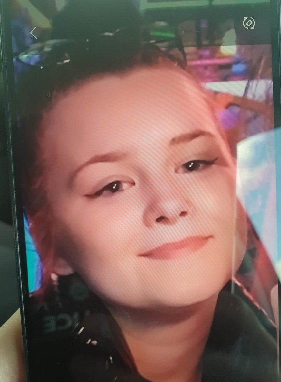 MISSING | We are appealing for help to find #missing 15-year-old Ffion Anderson from #Rainhill. Ffion was last seen this afternoon (Friday 19 April) at Alder Hey Children’s hospital. Have you seen her or know where she is? DM @MerPolCC or @missingpeople orlo.uk/xsBnM