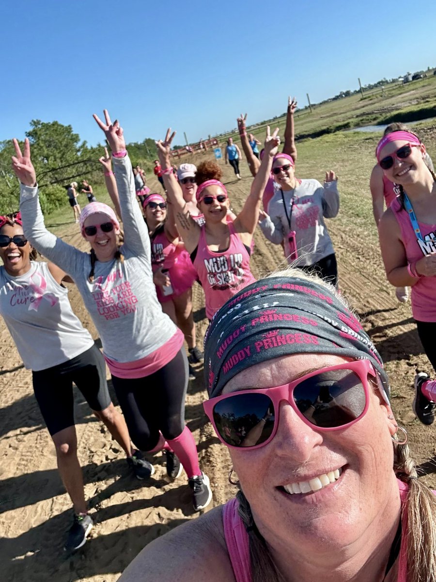 Tonya is a service center manager at Suncoast who has participated in Muddy Princess for years with her family after her sister was diagnosed with breast cancer. Over the weekend, Tonya’s Suncoast family joined her and they conquered this year’s Muddy Princess course together! 💖