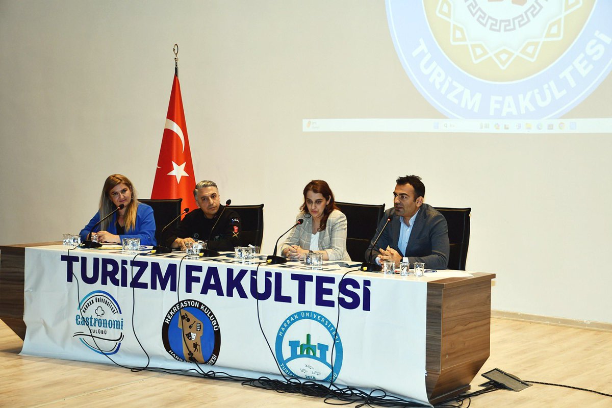 zaferkulak's tweet photo. Turizim haftası söyleşisinden…

#TurizmHaftası https://t.co/EIrLnKkmFf
