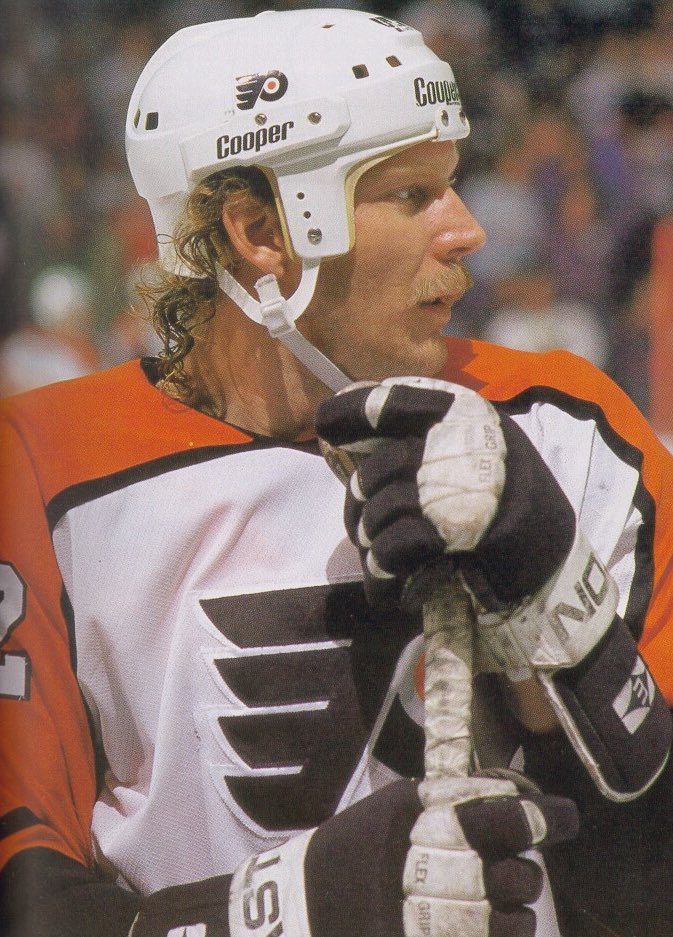 Today in #Flyers History forward Tim Kerr scored a hat-trick in the 1st period of Game 2 of the 1989 Patrick Division Finals against the Penguins 🏒 @MaherMediaCo | #PHIHeritage