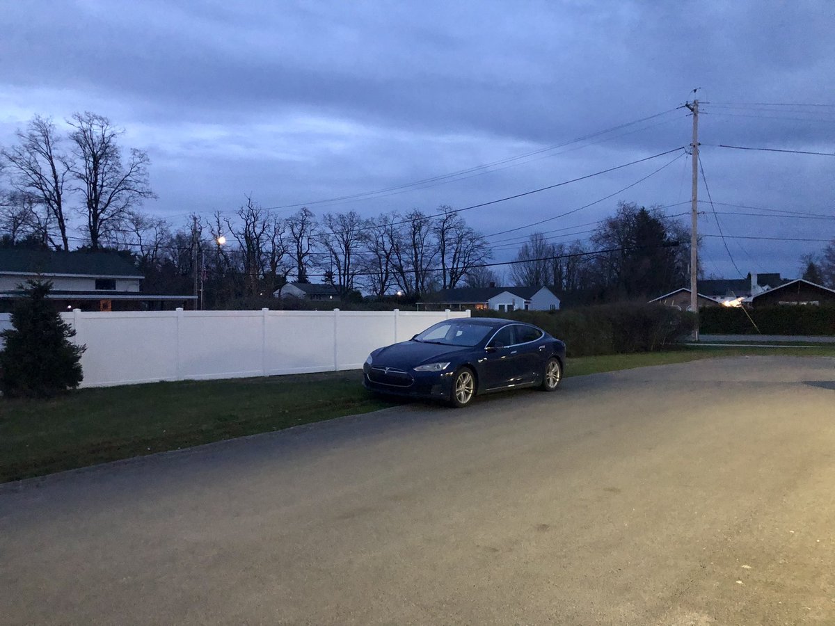 A new Supercharger is coming soon to Peru, New York!! Two days ago, Tesla appeared before the town’s zoning board to present plans for an 8-stall V4 station at the Stewart’s Shops on Main St. The site is located about a mile off Interstate 87 at Bear Swamp Rd.