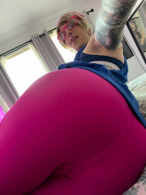 Happy Friday 💋🍑 Send me a DM and I&rsquo;ll pull them down for you and send a pic 🍑💋 #sissy #sissybooty #sissyslut<a href="/tag/sissy"class="tags"><span>#sissy</span></a><a href="/tag/sissyslut"class="tags"><span>#sissyslut</span></a><a href="/tag/sissycuck"class="tags"><span>#sissycuck</span></a><a href="/tag/sissybooty"class="tags"><span>#sissybooty</span></a>