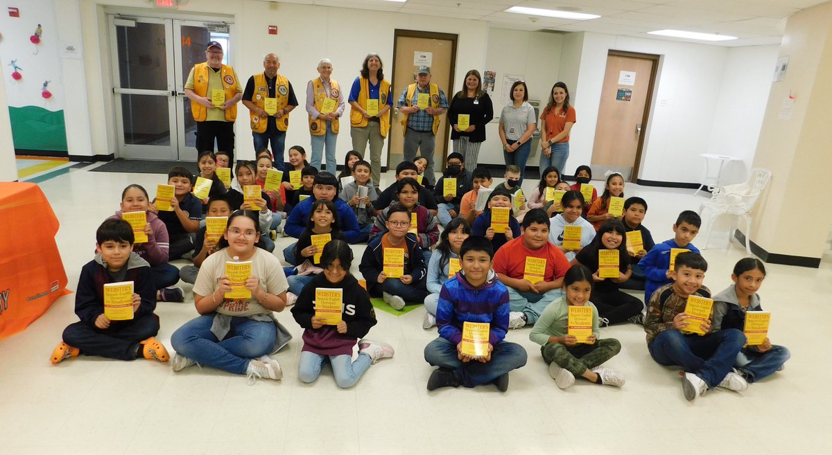 MISDTravis's tweet photo. Administrators at W. B. Travis welcomed members of the Mercedes Lions Club on Friday, April 19.  The Lions Club members presented dictionaries to all the students in the 3rd grade.  On behalf of the students and teachers we would like to thank the Lions Club for their generosity. https://t.co/pwMqCrTnxu