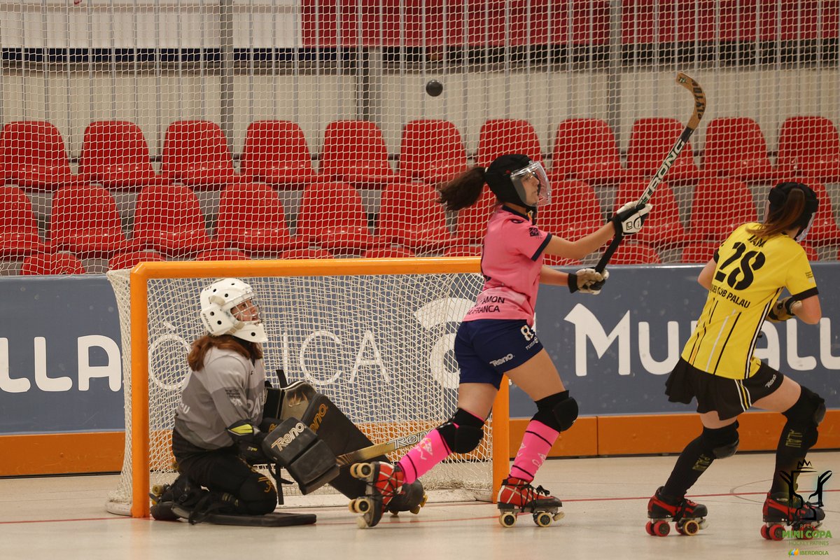 📷📷 Galerías fotográficas de los cuartos de final de la Mini Copa de la Reina de la @FedPatinaje (Vilafranca 19/4/24): ▶️@phcsantcugat vs @cpvoltrega luisvelasco.es/album/phc-sant… ▶️@hcpalau vs @CPVilafranca luisvelasco.es/album/hc-palau…