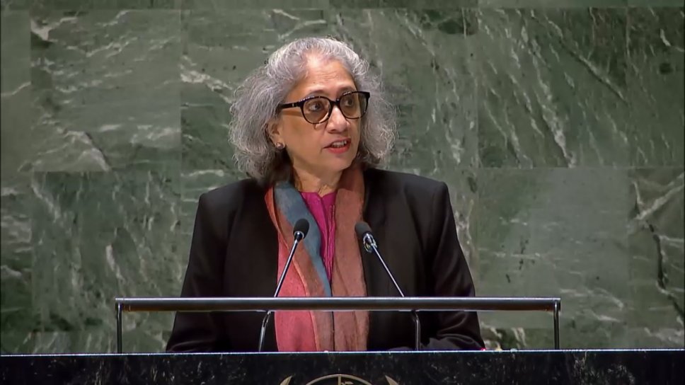 How can we cut GHG emissions while also ending energy poverty? 💡 Renewables, efficiency, partnerships and financing may hold the key to reaching #SDG7. @UNEP ASG Ligia Noronha on closing the energy access gap at UN #SustainabilityWeek. 📺Tune in here: bit.ly/3UnPkgW