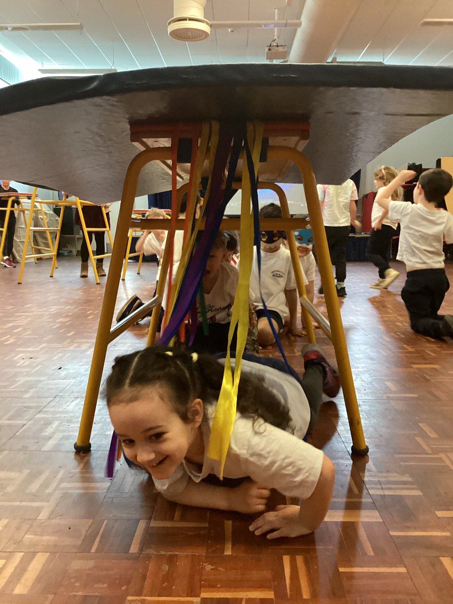 BollinPrim1D's tweet photo. Have you ever seen such sea-creatures before? 🐟🐠 Year 1 has taken a dive underwater as we begin our new dance topic - Under the Sea 🐡🐳⚓️🐙 https://t.co/6YVlXHgEYN