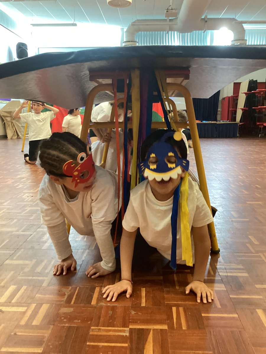 BollinPrim1D's tweet photo. Have you ever seen such sea-creatures before? 🐟🐠 Year 1 has taken a dive underwater as we begin our new dance topic - Under the Sea 🐡🐳⚓️🐙 https://t.co/6YVlXHgEYN