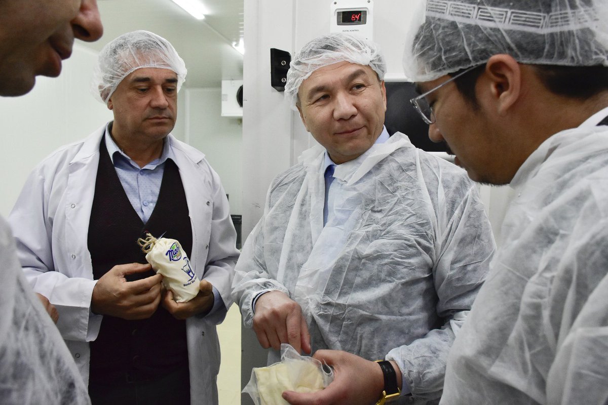 makuedutr's tweet photo. Özbekistan Veteriner ve Damızlık Hayvancılık Geliştirme Komitesi Başkan Danışmanı Ziyodulla Pirnazarov'un üniversitemizi ziyaret etmesinden mutluluk duyduk. Üniversitemizin projeleri hakkında bilgi alışverişinde bulunarak, gelecekteki iş birlikleri için temeller attık. https://t.co/aFGxgtiJPh
