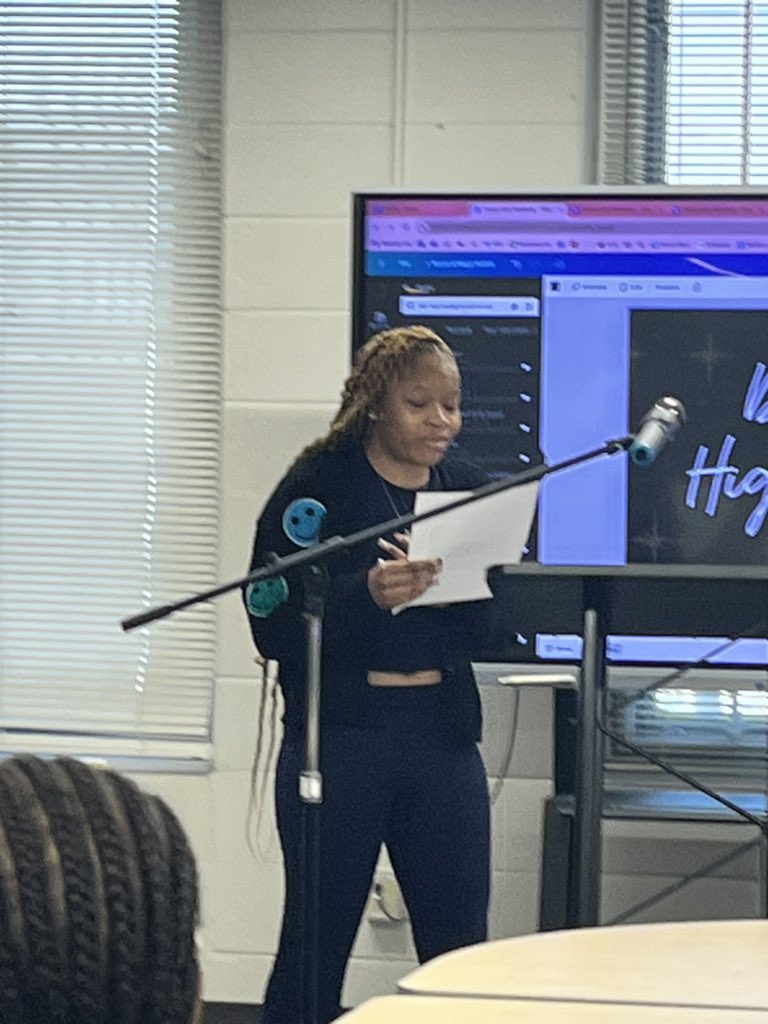 APSMediaServ's tweet photo. Happening now: The 3rd annual Poetry Slam is underway. The expression, emotion and  vocabulary of the student poets is 🤯 We shouldn’t be surprised….after all, they’re @apsupdate students! 💁🏽‍♀️ #morepicscoming Thank you @apsDouglassHigh for hosting! https://t.co/fJl4QcXkGc