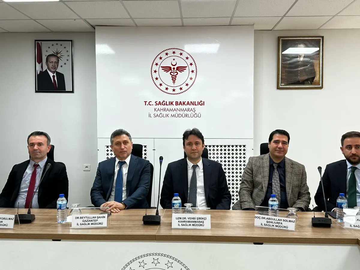 kmarasism's tweet photo. 15. Bölge ASKOM toplantısı İl Sağlık Müdürlüğümüz ev sahipliğinde Gaziantep, Şanlıurfa, Adıyaman ve Kilis İl Sağlık Müdürlüklerinin katılımıyla ilimizde ASKOM toplantısı düzenledi
#askom #acilsağlık
@vehbi_sirikci
@gaziantepism @sanliurfaism @adiyamanism @kilisism https://t.co/keEHifOYJX