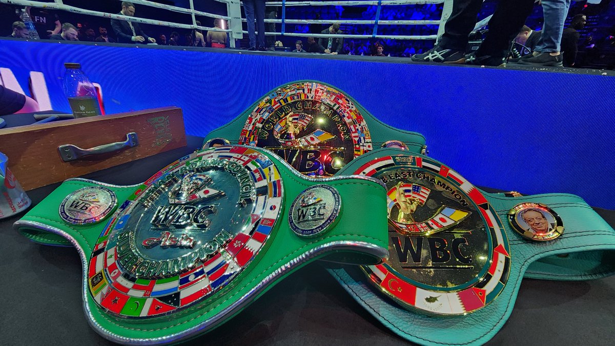 Beautiful <a href="/WBCBoxing/">World Boxing Council</a> #GreenAndGold belts on the line <a href="/CryptoFightWeek/">Crypto Fight Week</a> here in #Dubai 👊💥🇦🇪 <a href="/wbcmiddleeast/">World Boxing Council - Middle East</a>