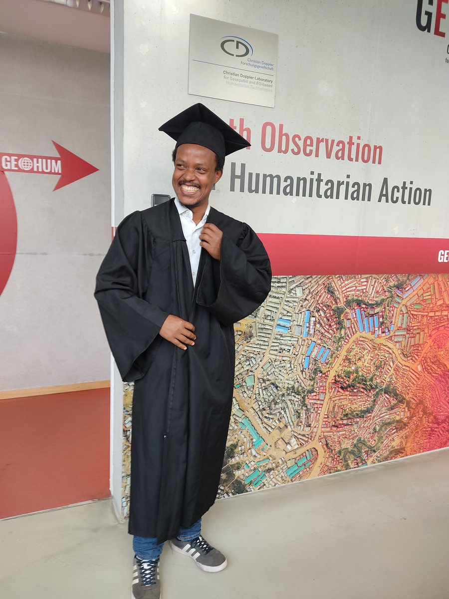 Congratulations to @getchsoft on his PhD defense! Getch is the third PhD candidate of our GEOHUM team who successfully defended his thesis today. We want to thank the CDG and @MSF_austria for supporting this PhD. We are happy that Getch will continue his work in our team!