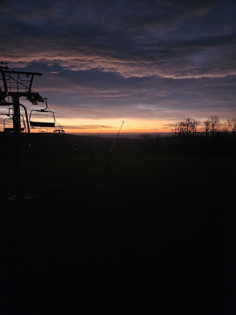 GettysburgTSA's tweet photo. Yes, Mom and Dad, your kid can get up early! 

Keeping with tradition for our chapter, 5 dedicated @GASD_PA HS students went to the top of the mountain at 0600 to catch the 0630 sunrise.

#becommitted #beinvolved
#warriorway https://t.co/19sPVzezEF
