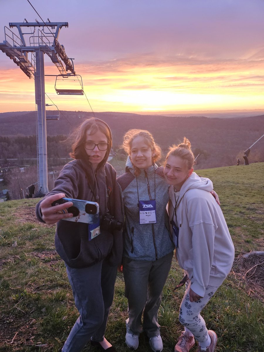 Yes, Mom and Dad, your kid can get up early! 

Keeping with tradition for our chapter, 5 dedicated <a href="/GASD_PA/">Gettysburg Area School District</a> HS students went to the top of the mountain at 0600 to catch the 0630 sunrise.

#becommitted #beinvolved
#warriorway